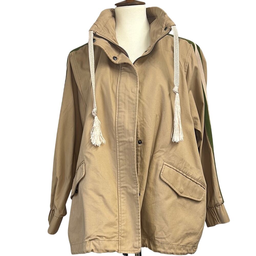 Stylish Tan Jacket with Green Accents